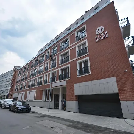 River House 6 Apartment